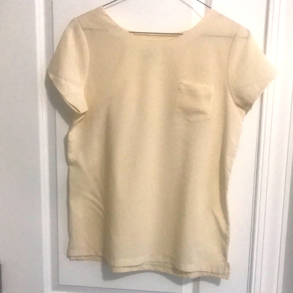 VAN HEUSEN dresser Tee shirt w/cap sleeves and front small pocket